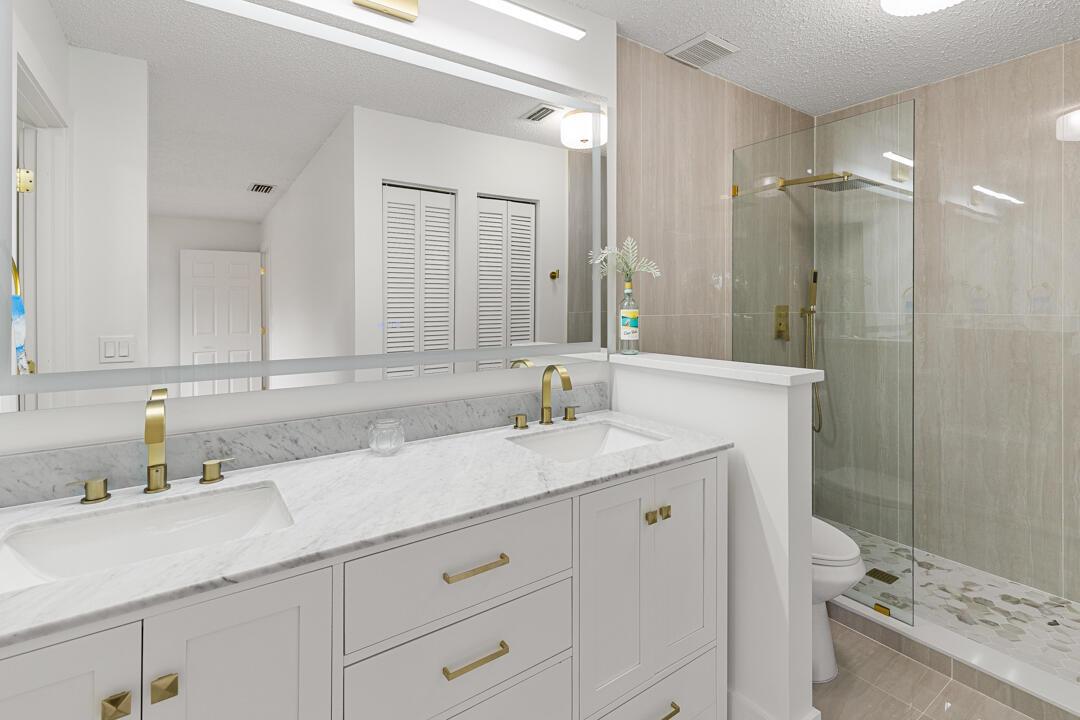 HOLLY CREEK - Residential