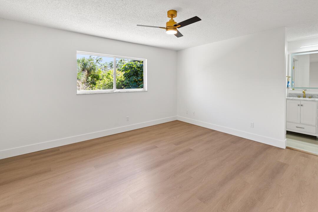 HOLLY CREEK - Residential