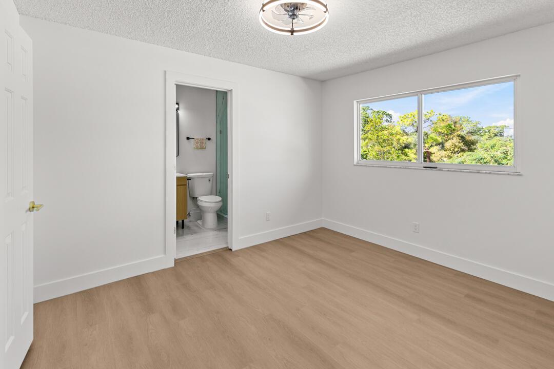 HOLLY CREEK - Residential