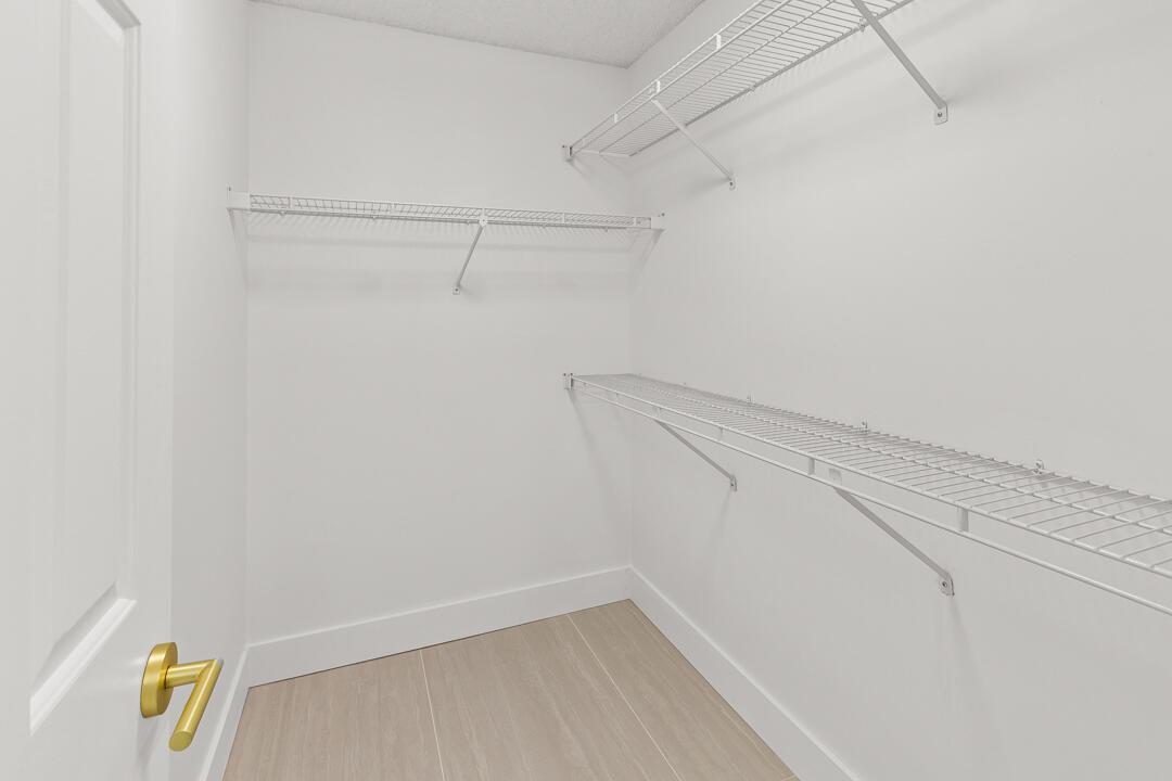 HOLLY CREEK - Residential