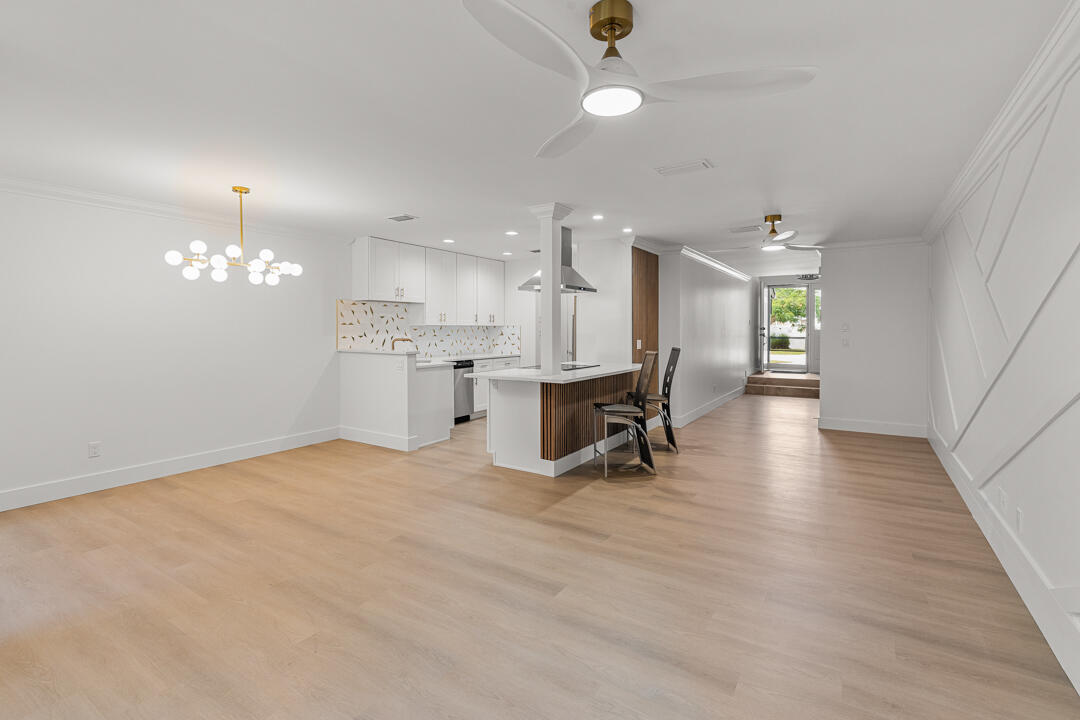 652 NE Wax Myrtle Way