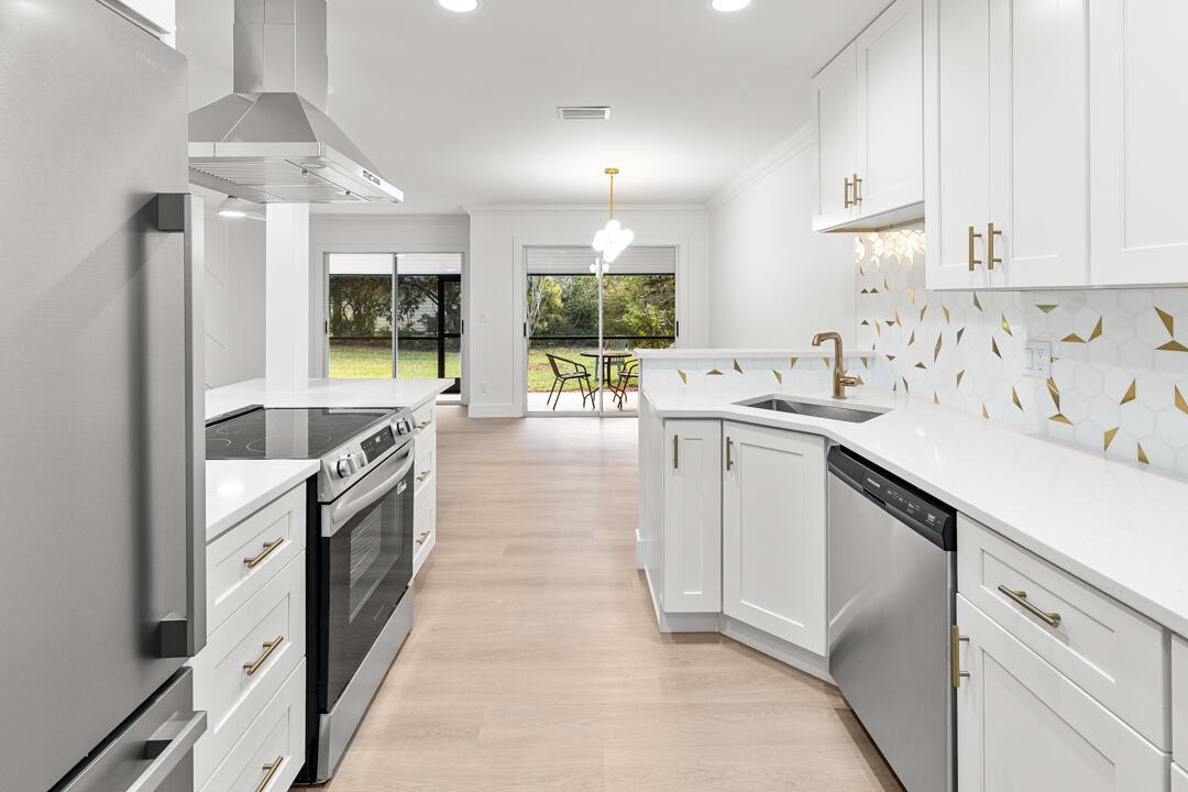 HOLLY CREEK - Residential