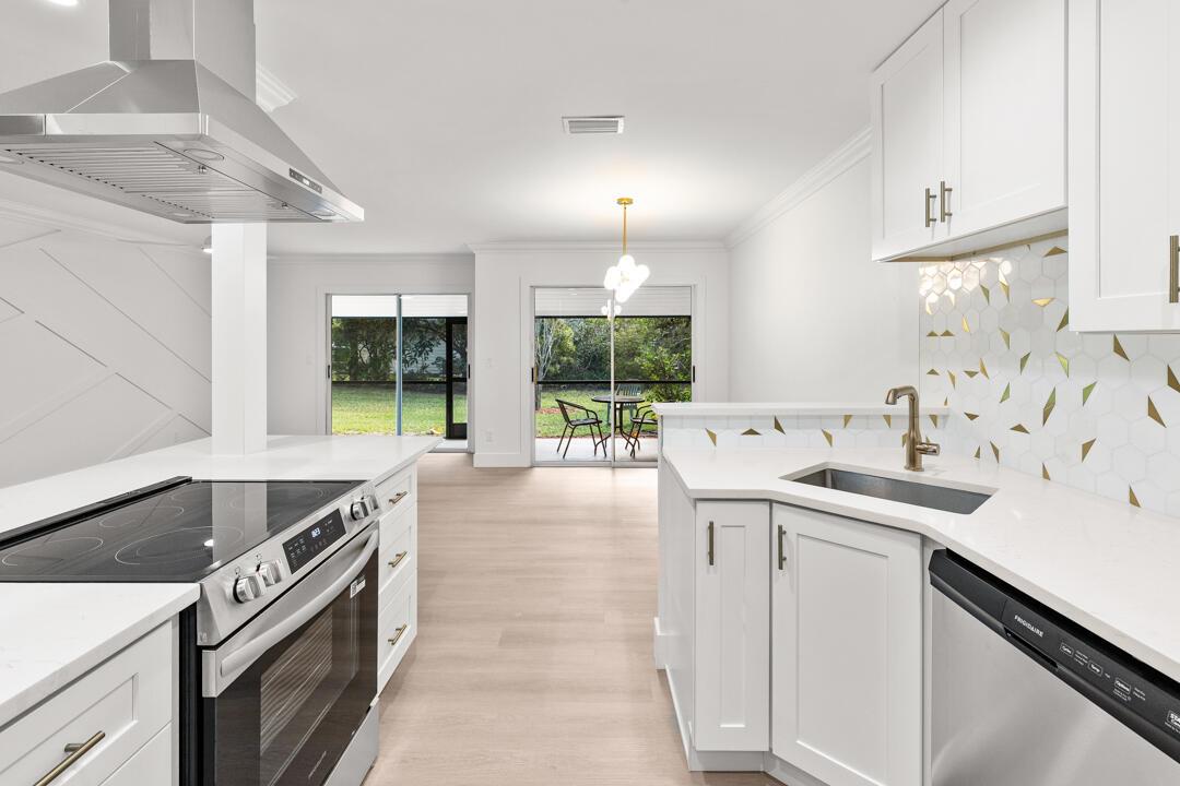 HOLLY CREEK - Residential