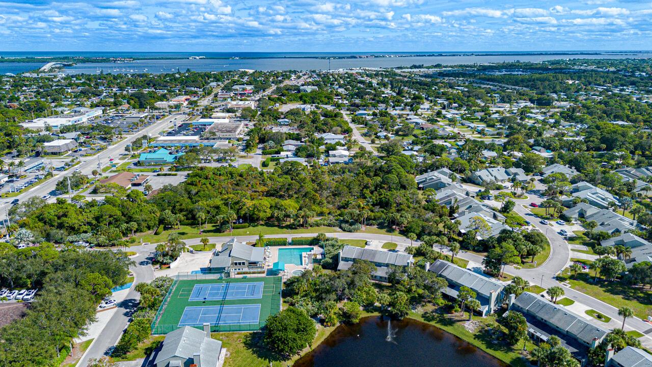 HOLLY CREEK - Residential