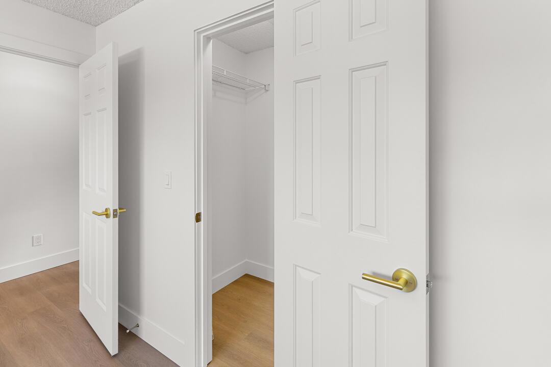 HOLLY CREEK - Residential