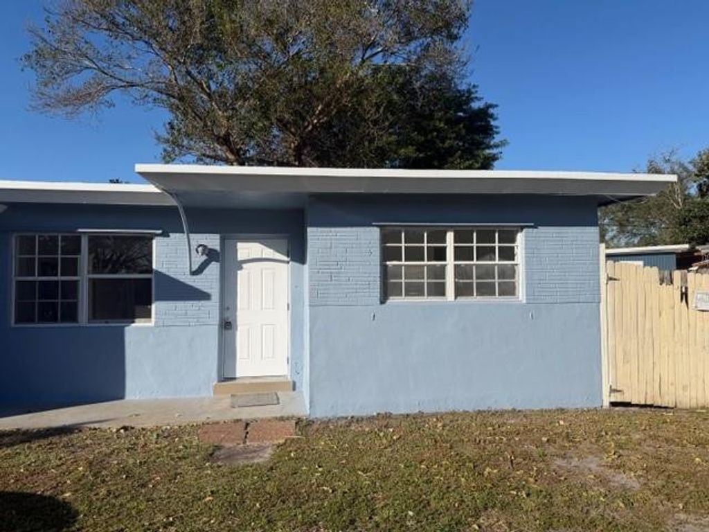 Photo of 5821 Taft Street, Hollywood, FL 33021 (MLS # F10549342)