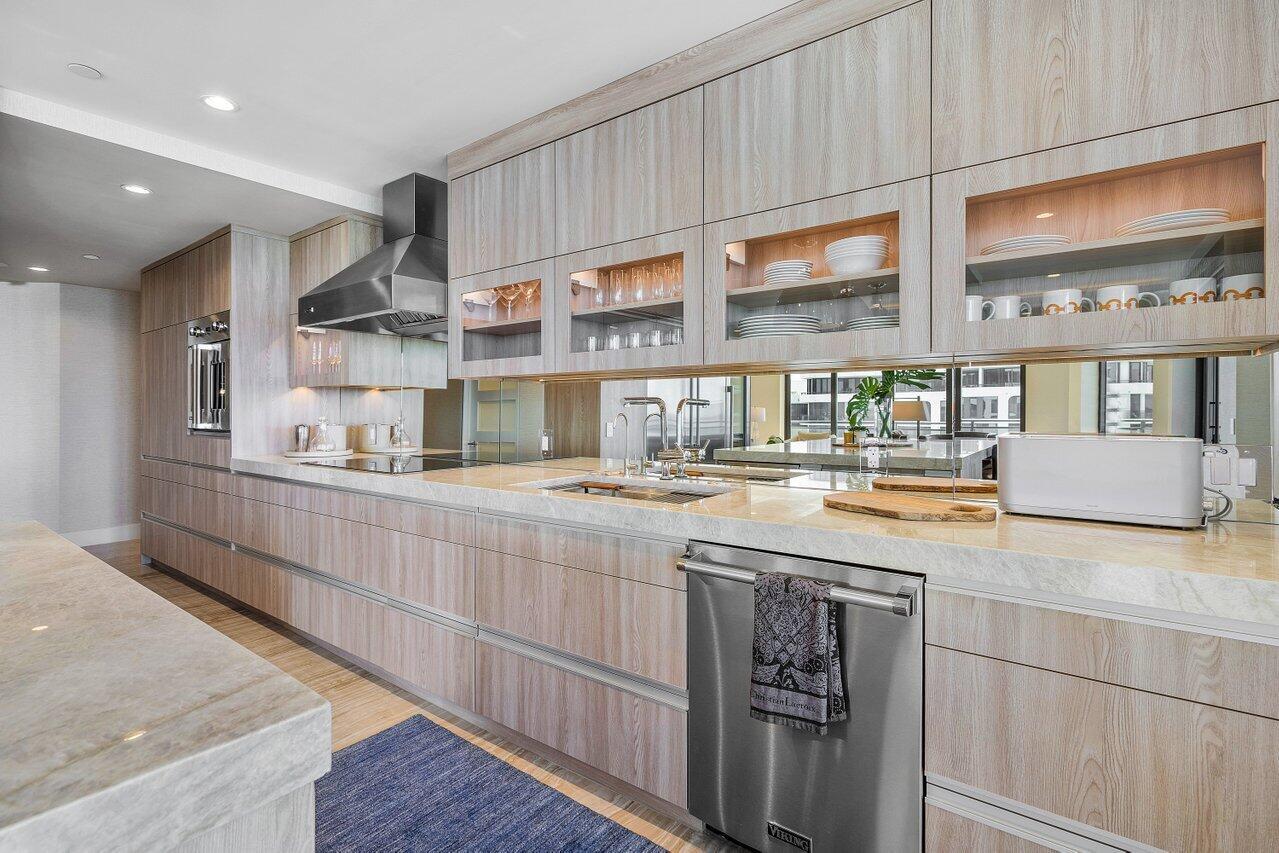 PALM BEACH HAMPTON CONDO - Residential