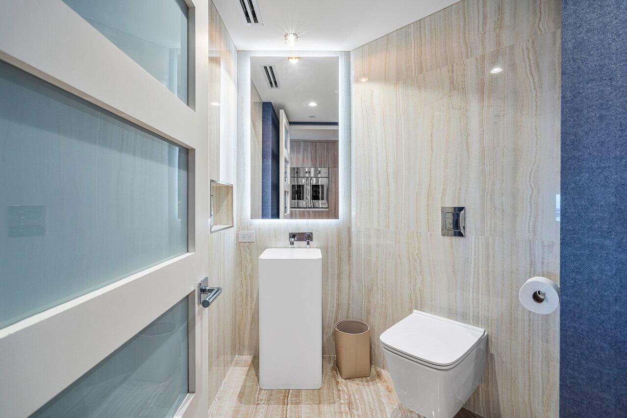 PALM BEACH HAMPTON CONDO - Residential