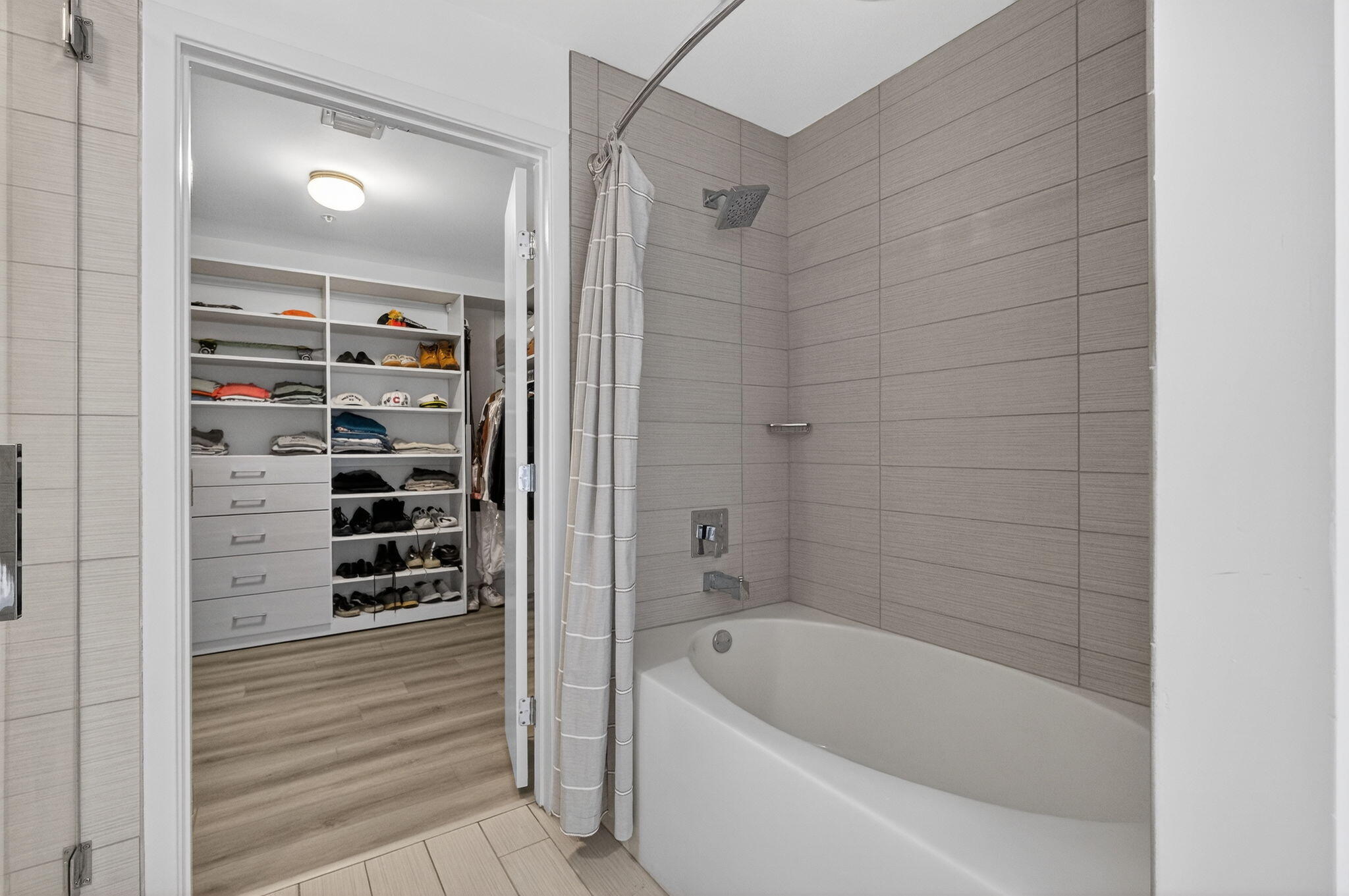 NINE AT MARY BRICKELL VILLAGE - Residential