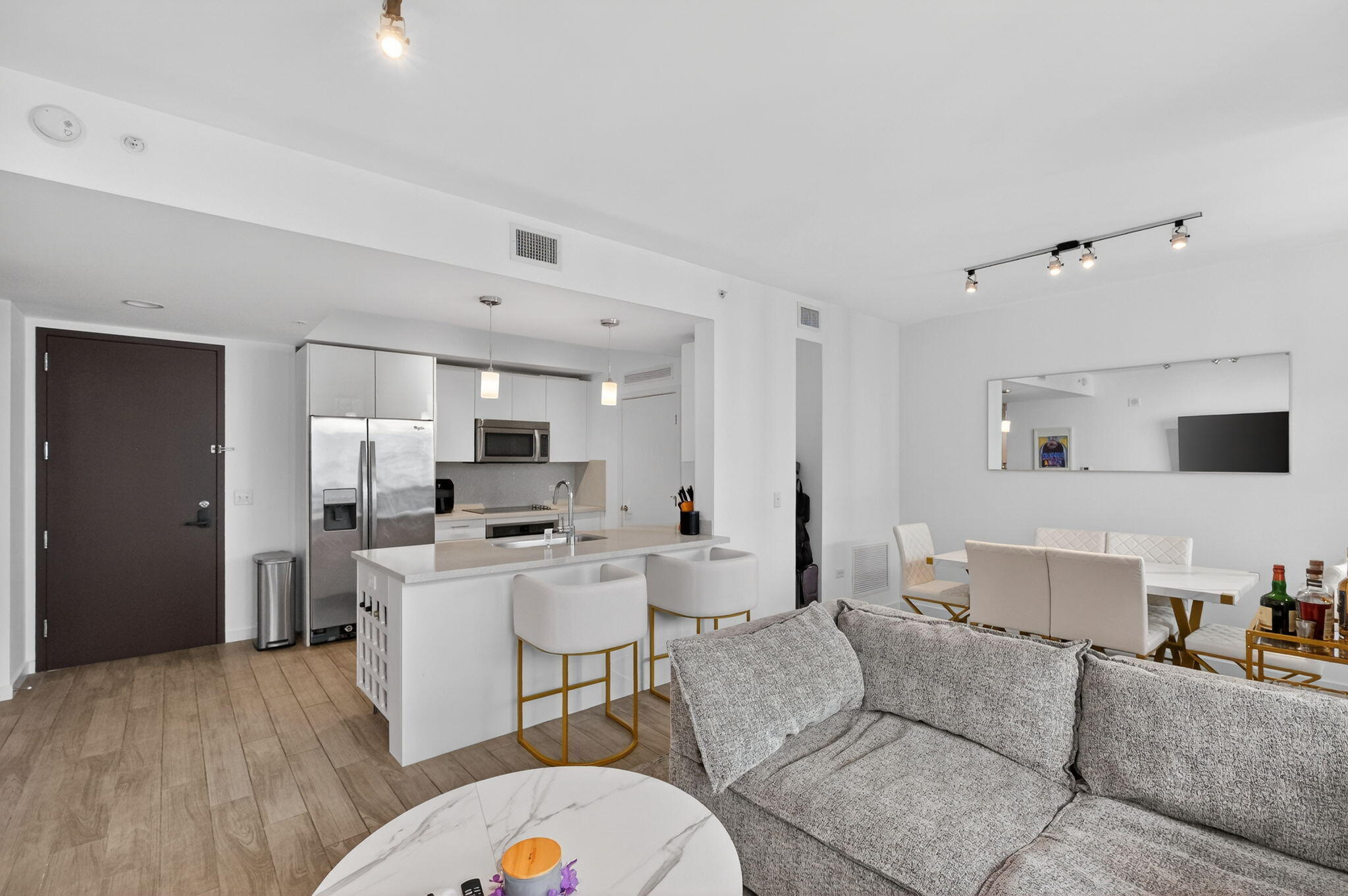 NINE AT MARY BRICKELL VILLAGE - Residential