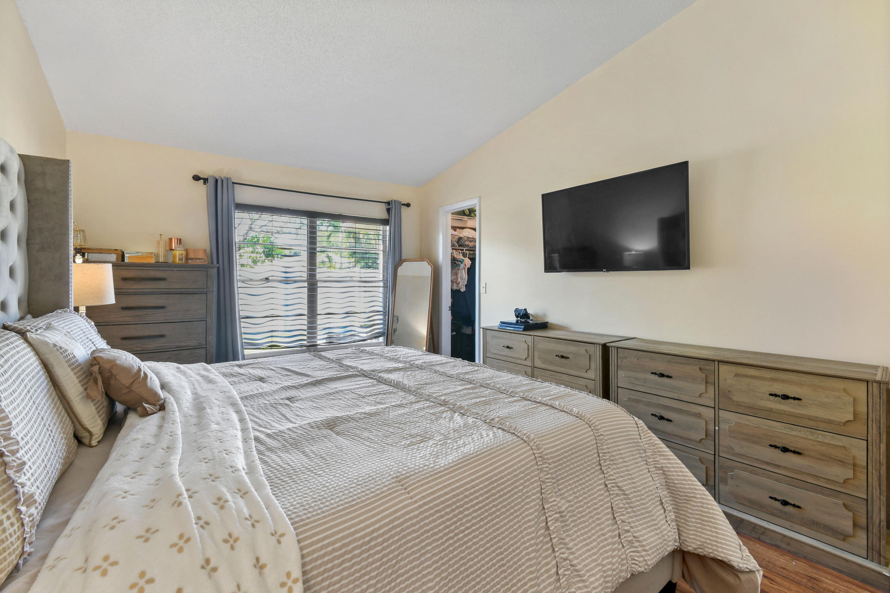 BOYNTON LAKES 1 - Residential