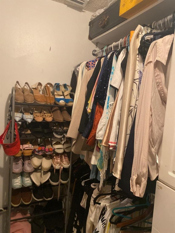 LAKEVIEW - Residential