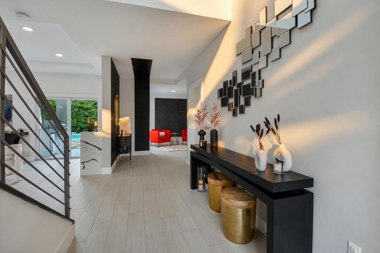 LAKE FLORESTA PARK - Residential