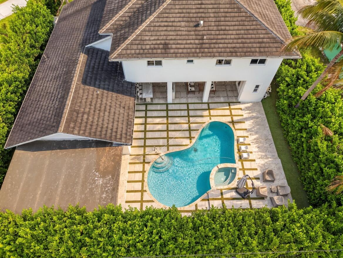 LAKE FLORESTA PARK - Residential