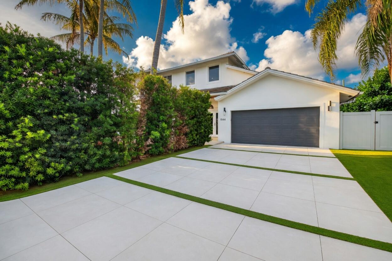 LAKE FLORESTA PARK - Residential
