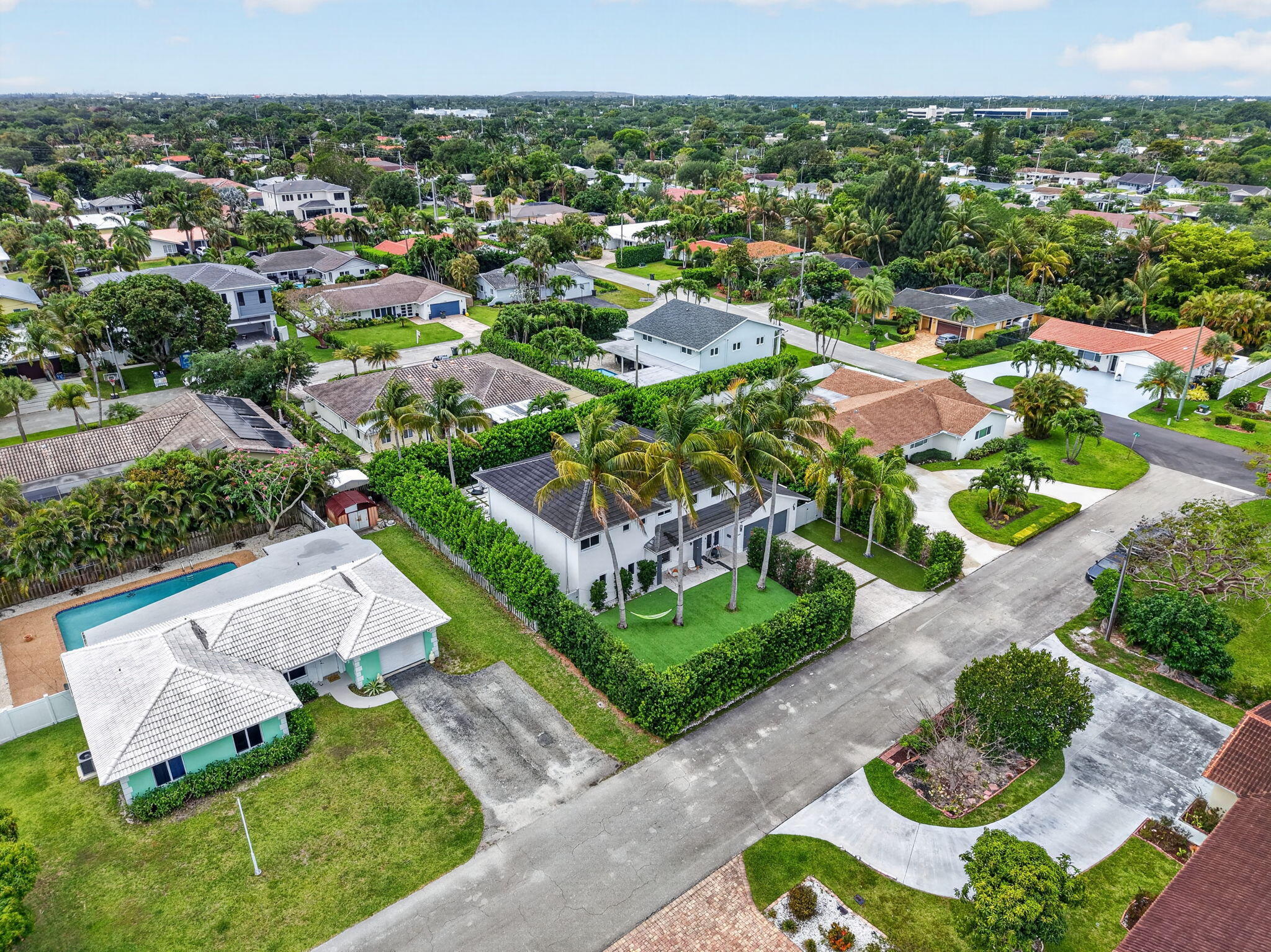LAKE FLORESTA PARK - Residential