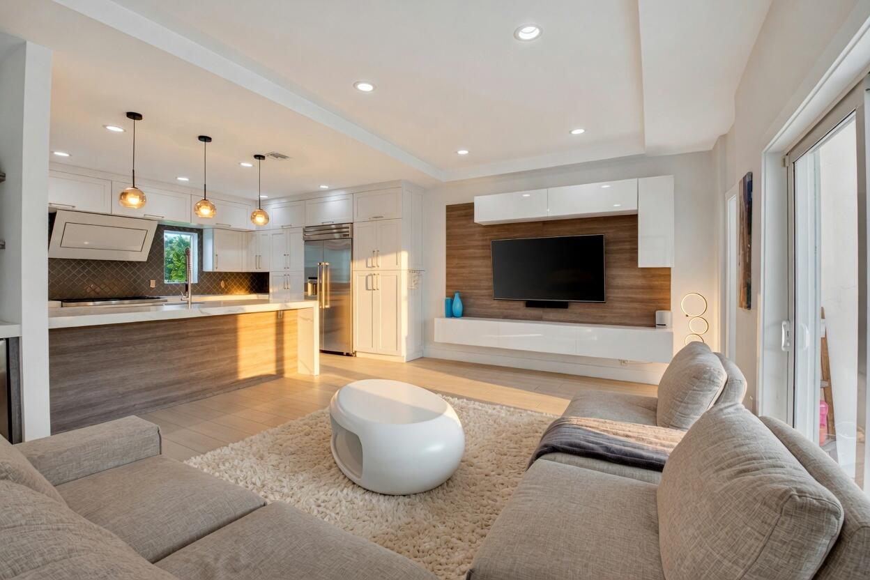 LAKE FLORESTA PARK - Residential
