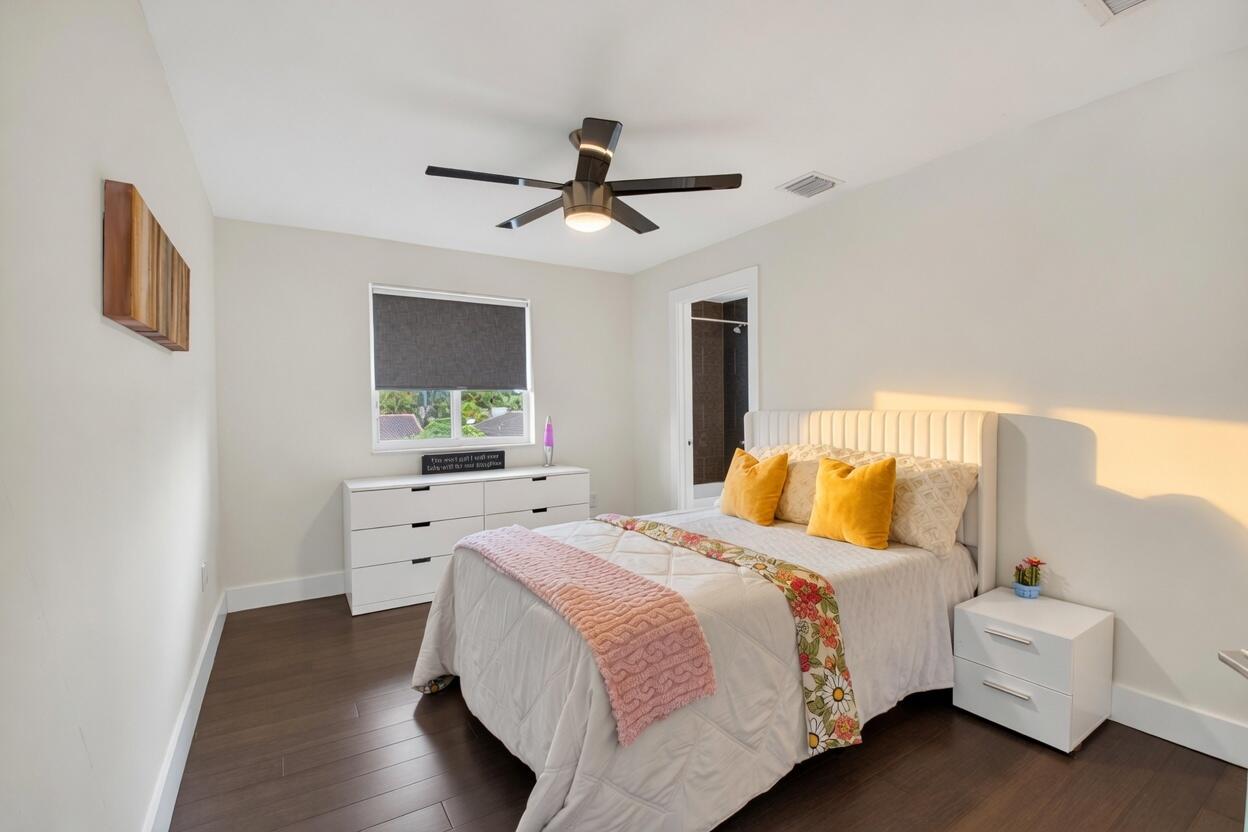 LAKE FLORESTA PARK - Residential