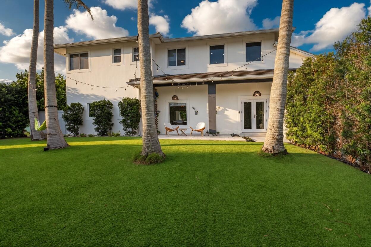 LAKE FLORESTA PARK - Residential