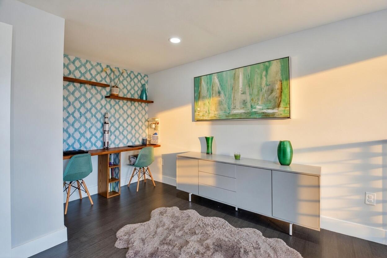 LAKE FLORESTA PARK - Residential