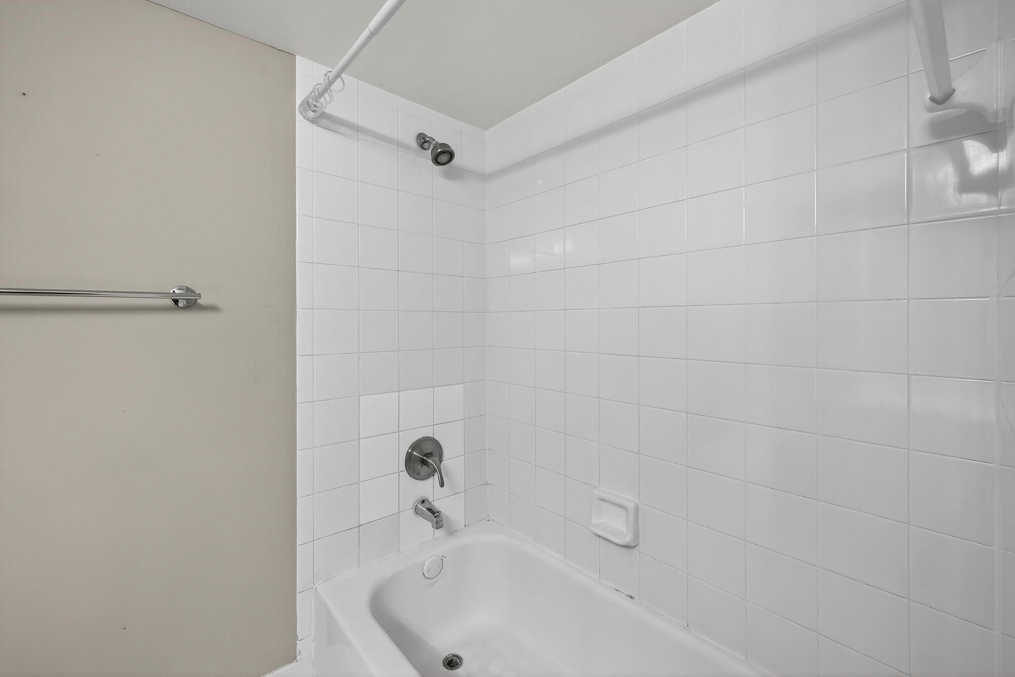 ROYAL GRAND CONDO - Residential