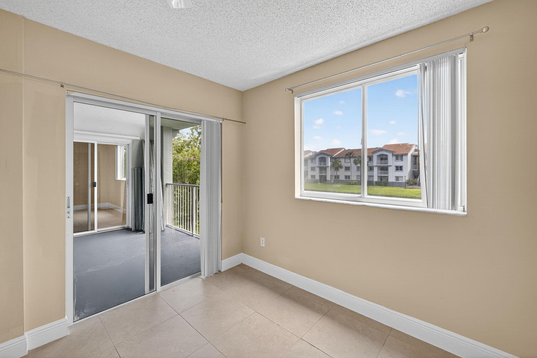 ROYAL GRAND CONDO - Residential