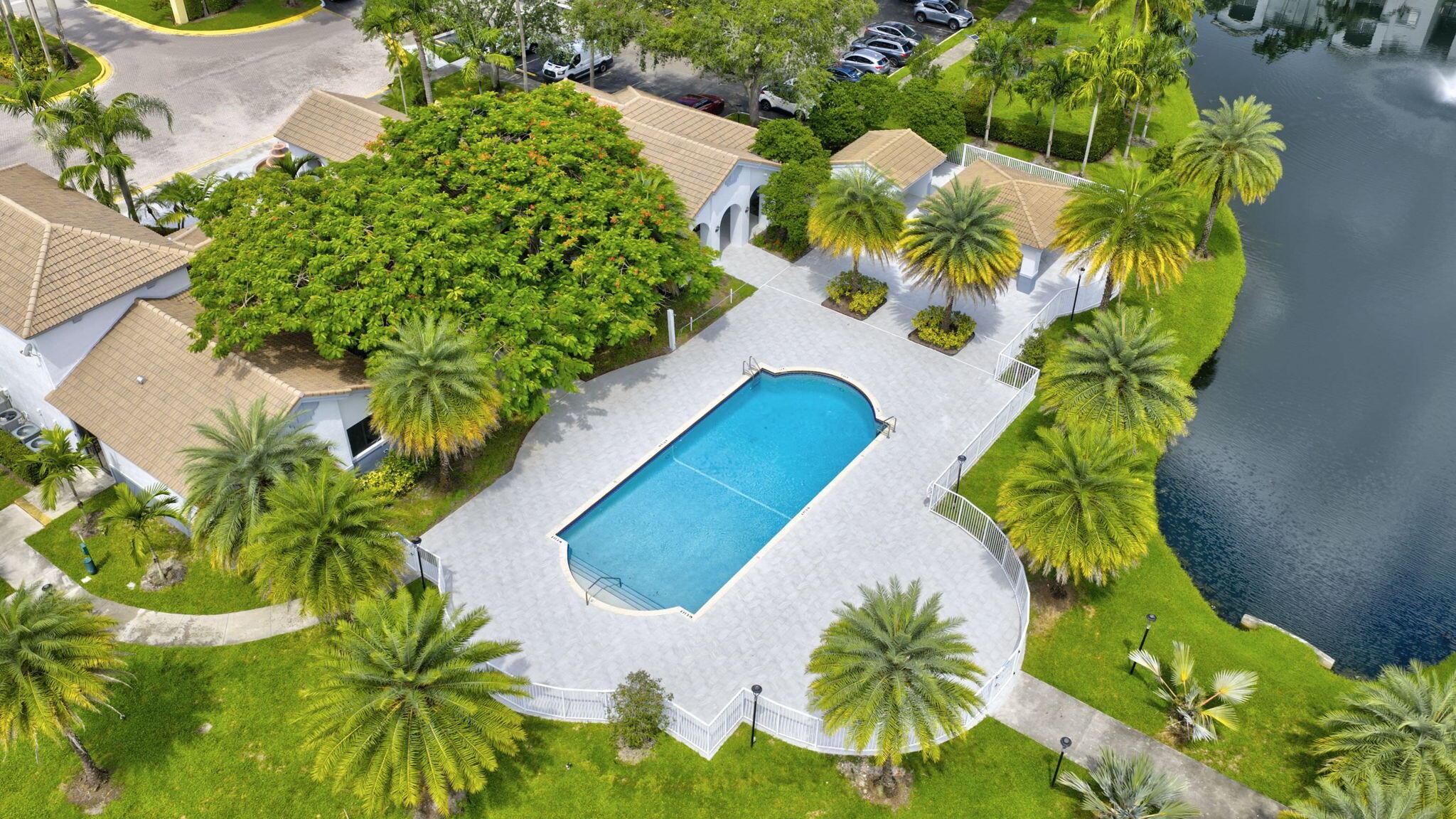 ROYAL GRAND CONDO - Residential