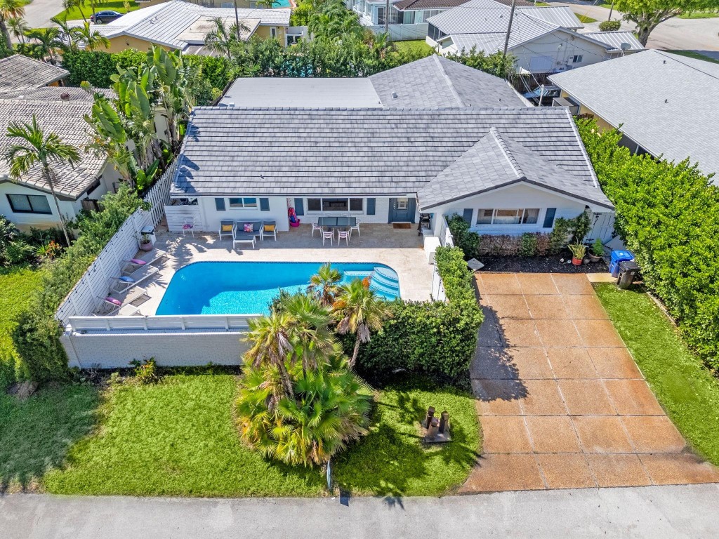 CORAL RIDGE ISLES - Residential