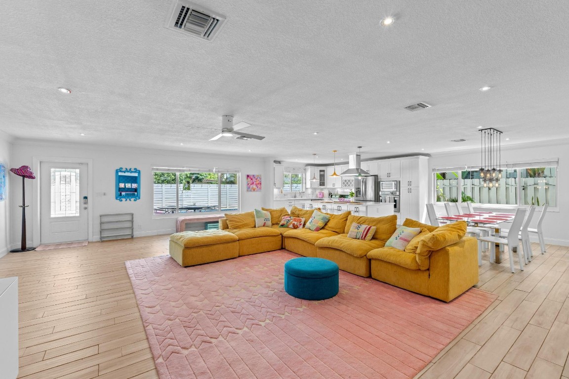 CORAL RIDGE ISLES - Residential