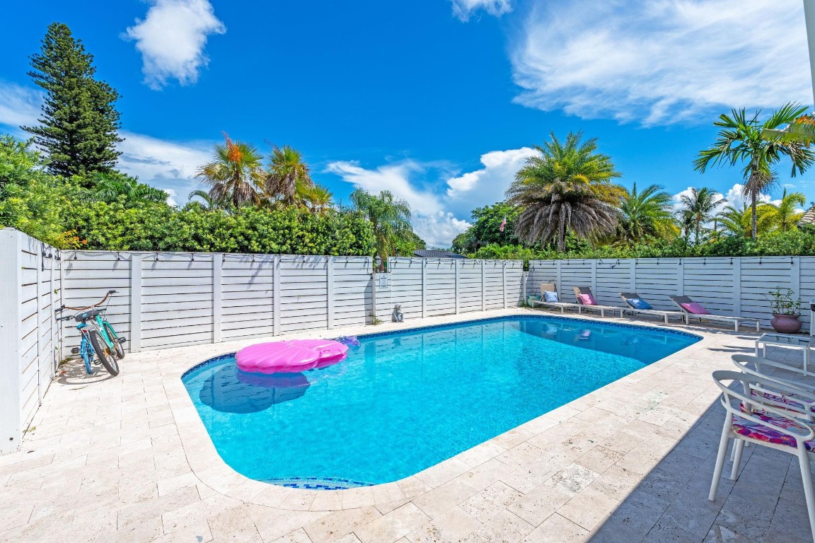 CORAL RIDGE ISLES - Residential