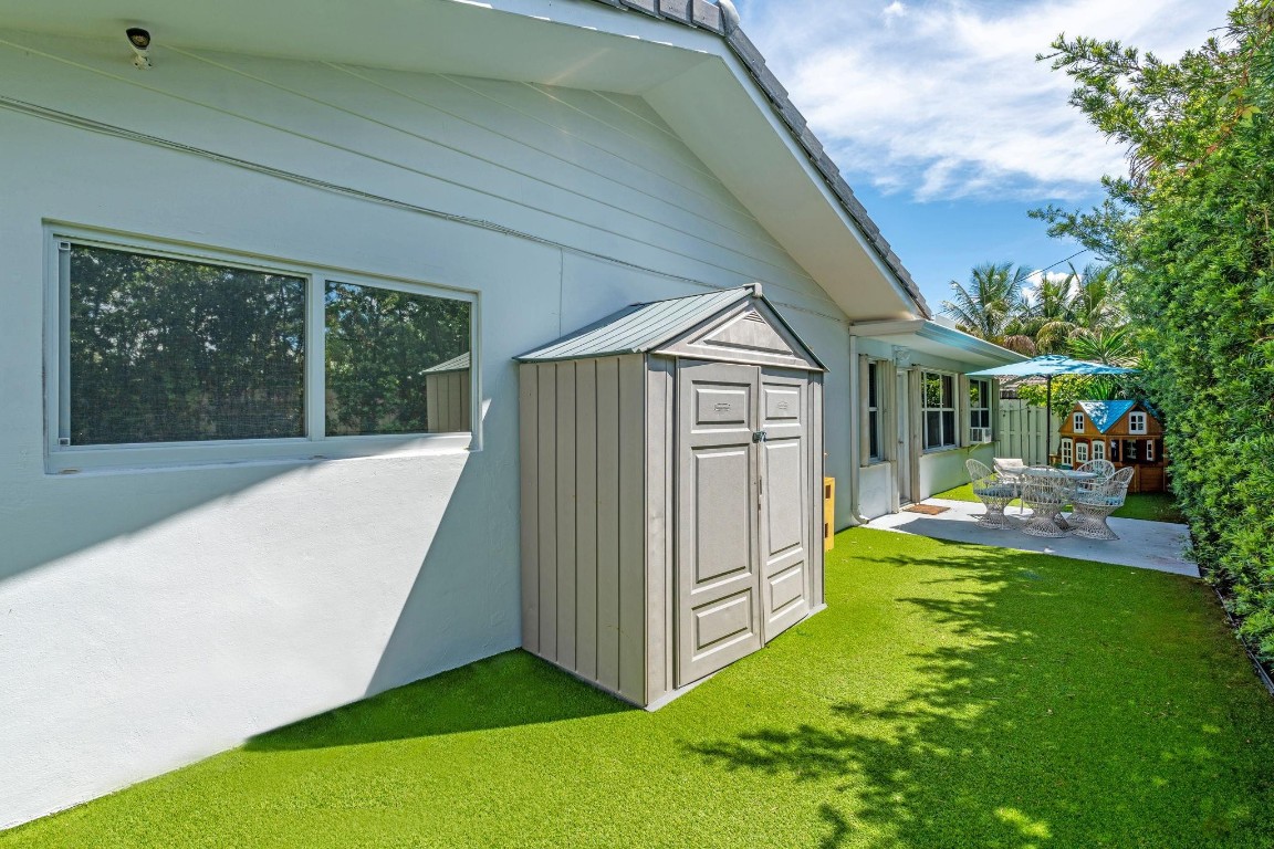 CORAL RIDGE ISLES - Residential