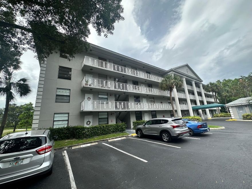 Spacious 2 bedroom 2 bath **Golf course view** Whitehall 1 condo located in the Private Country Club Community of Pine Island Ridge, an all age community! Over 1,385 square feet of luxury living with an eat in kitchen, full size washer in dryer in unit, bonus room which can be used as an office, den, or a small bedroom! Walking distance to community pool, Pine Island Ridge Country Club, shopping, restaurants and much more! Top school District! Country Club has 2 restaurants, gym, pool, golf, tennis and much more --use the country club as much as you want as there are no additional requirement fees for membership except a $175 per year for a food card. Quick association approval! 1 reserved parking spot and guest ! Assoc requires 25% for primary residence and 30% for 2nd home/investment