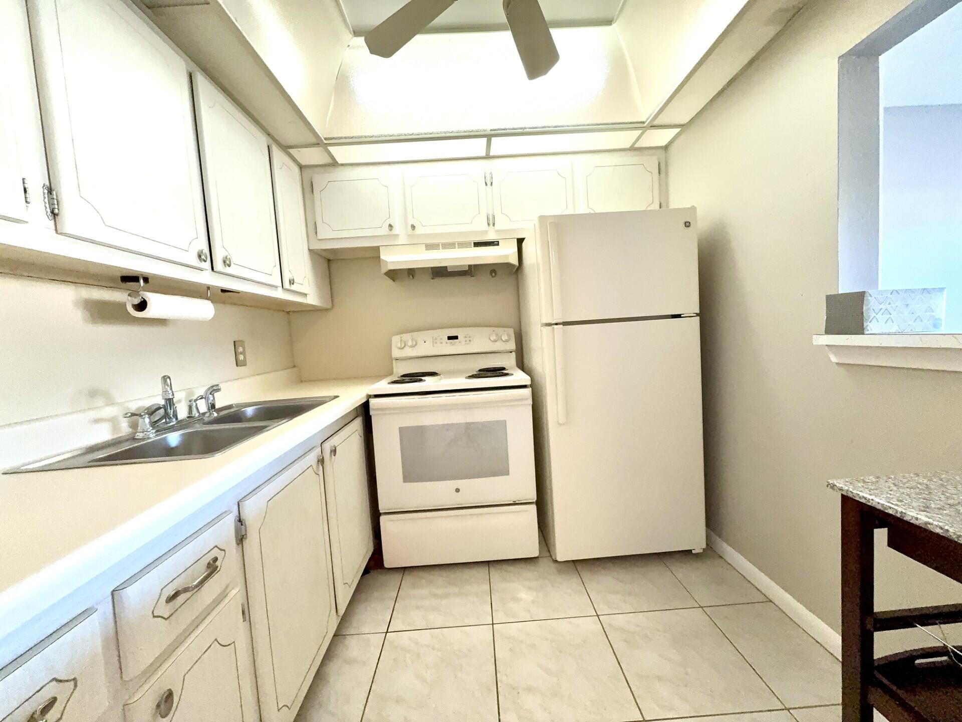 SUSSEX CONDO - Residential Lease