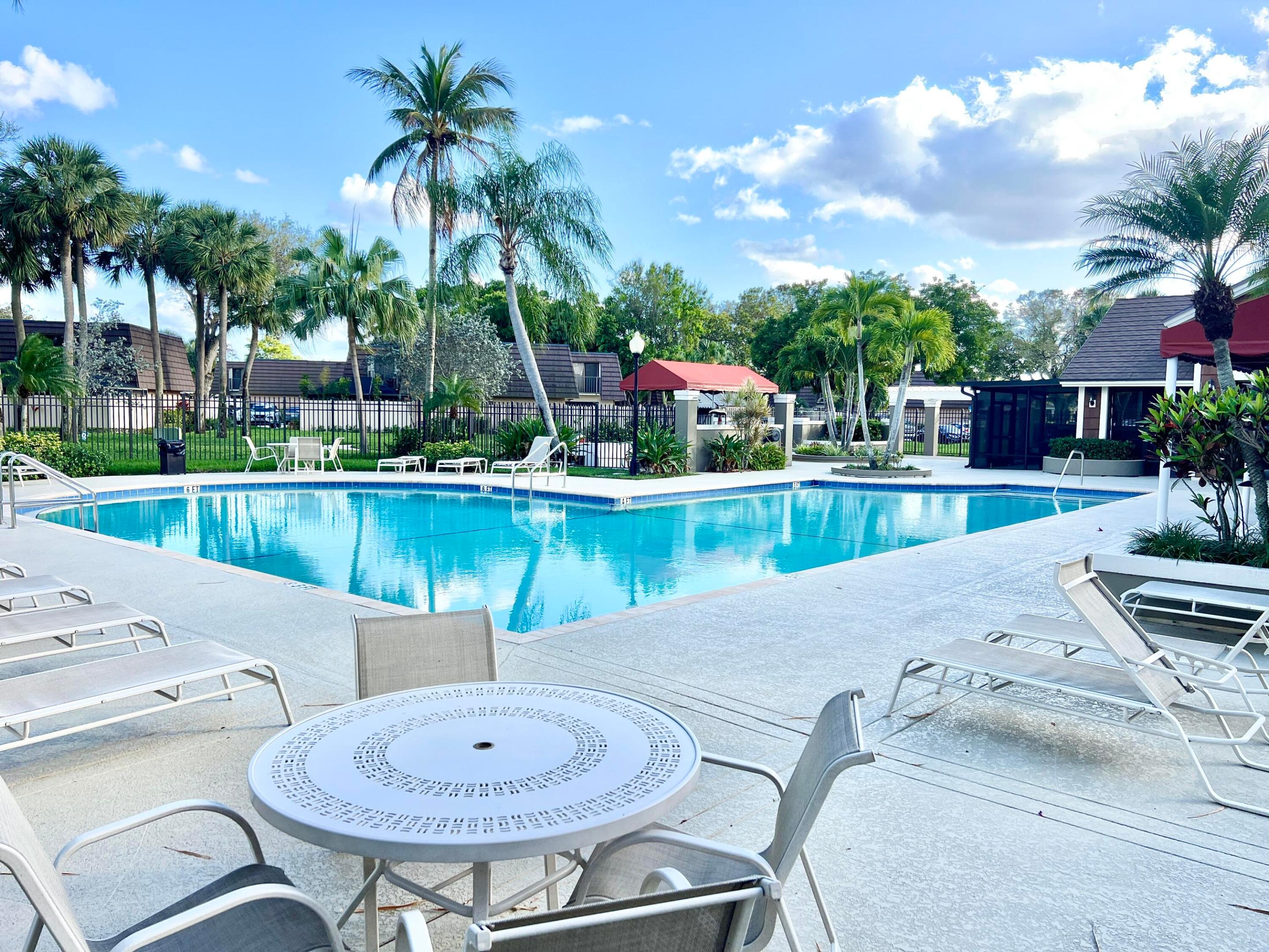 HERITAGE VILLAGE OF P B LAKES - Residential Lease