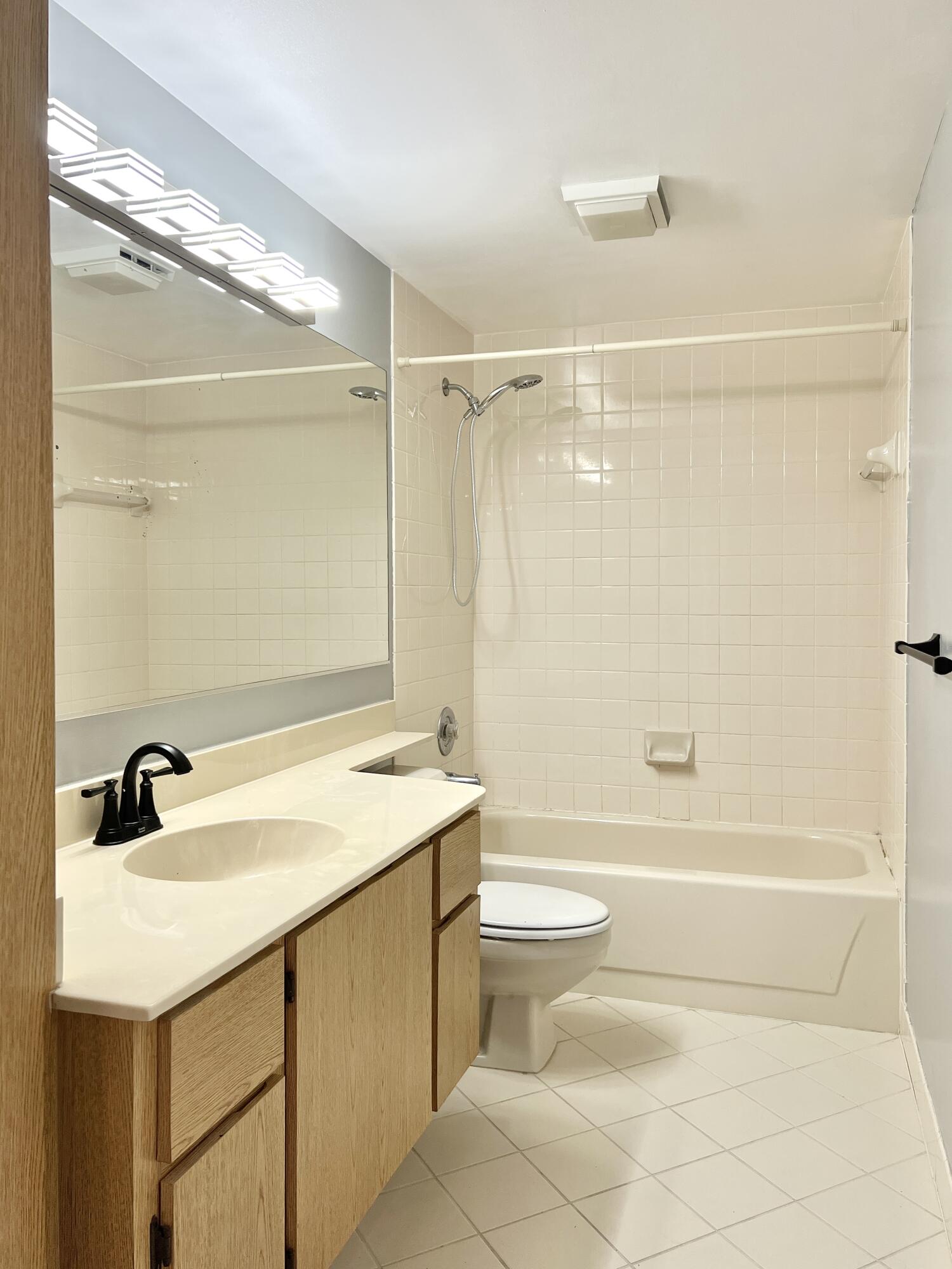 HERITAGE VILLAGE OF P B LAKES - Residential Lease