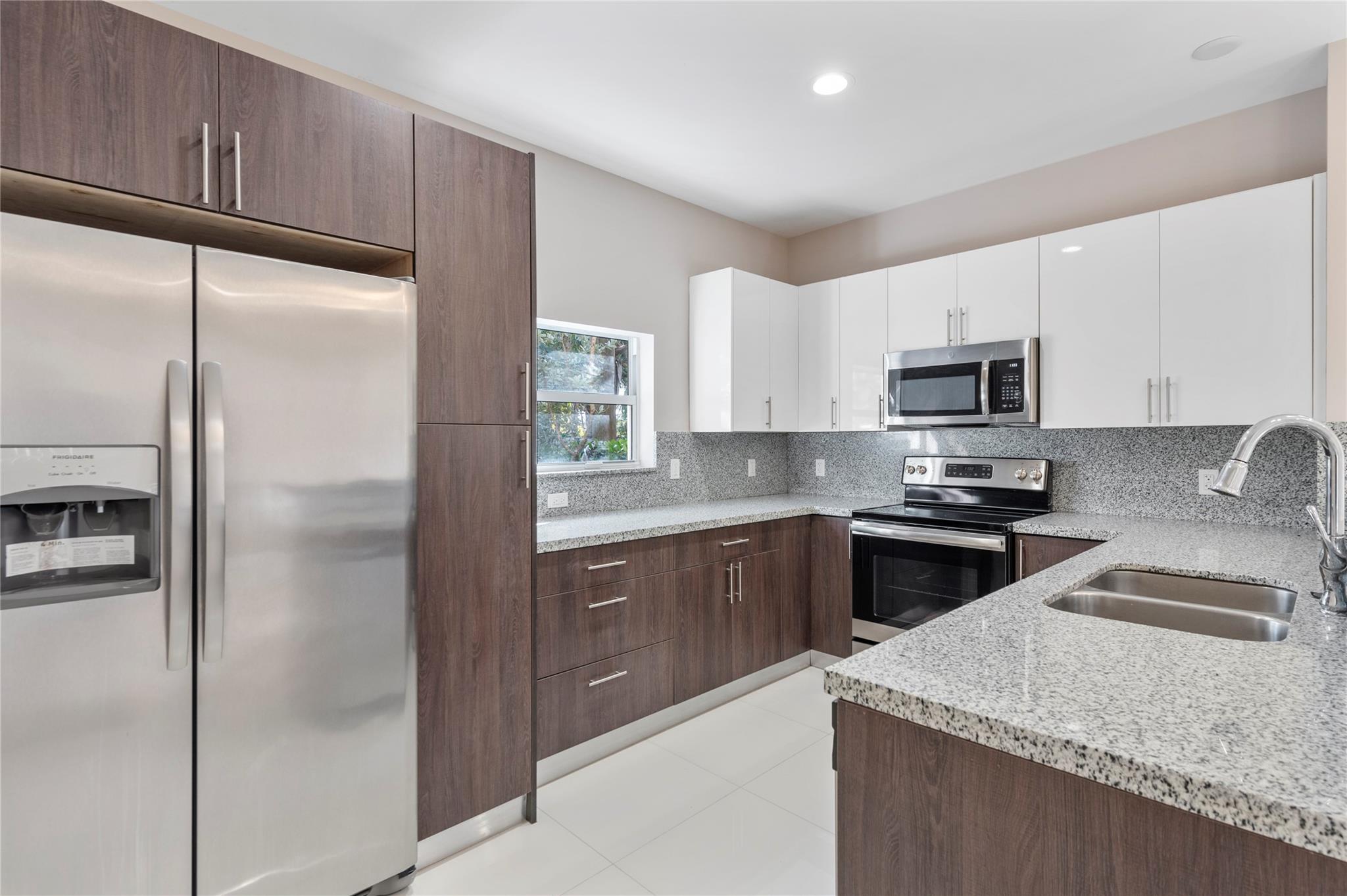 324 SW 14th Ct 324