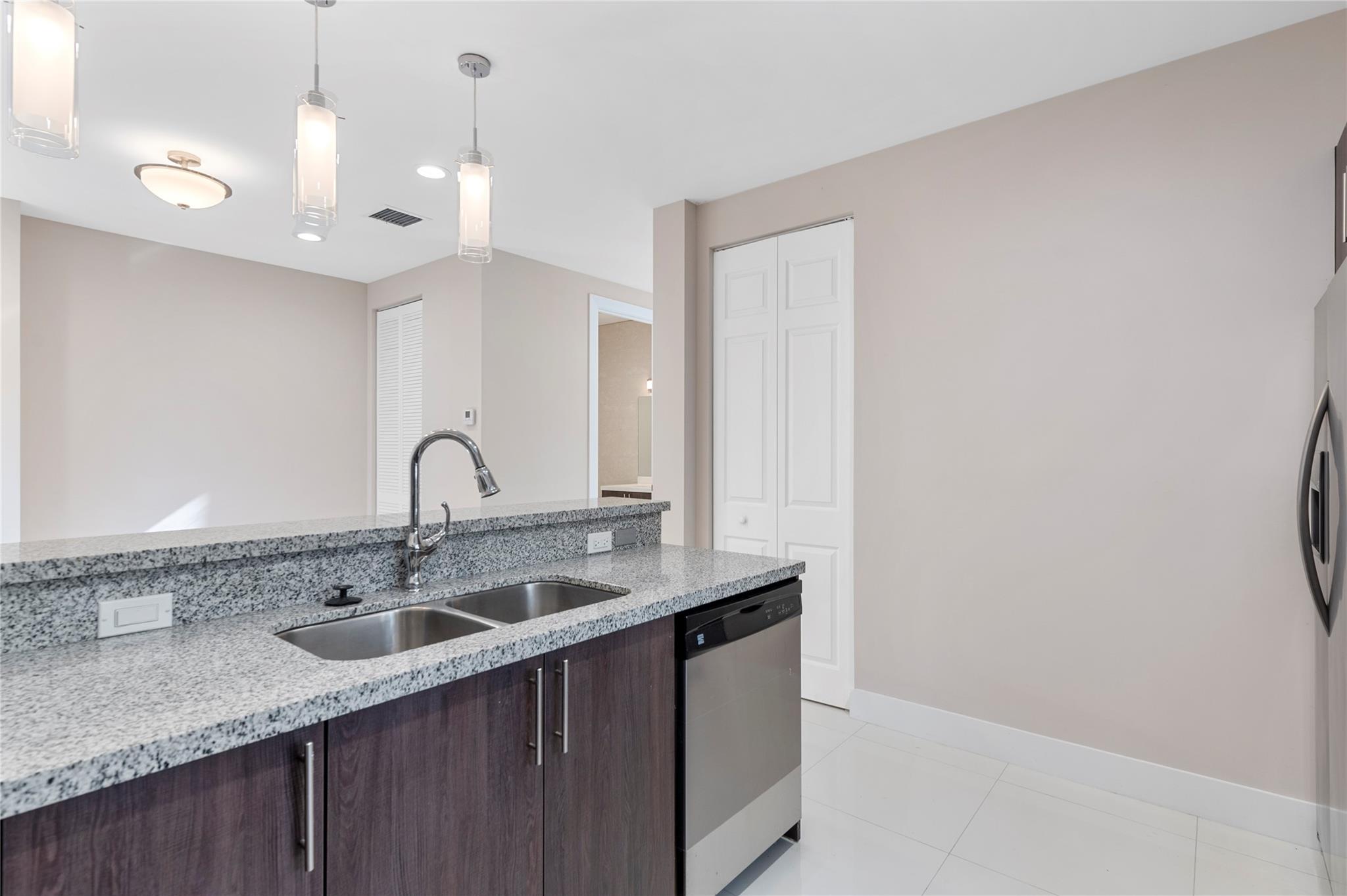 324 SW 14th Ct 324