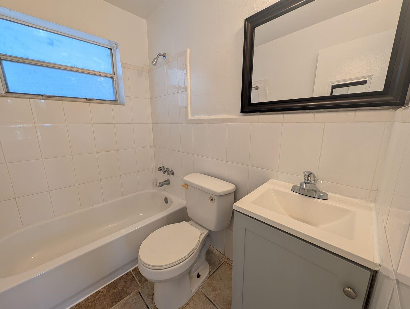 Lloyd Estates 25-47 B - Residential Lease