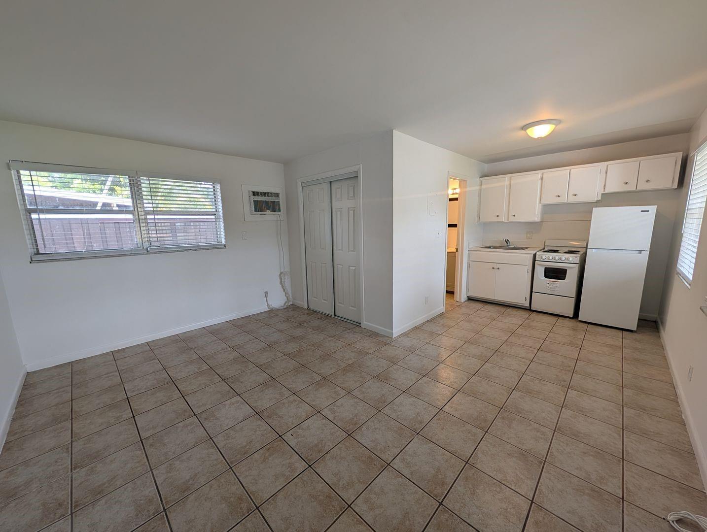 Lloyd Estates 25-47 B - Residential Lease