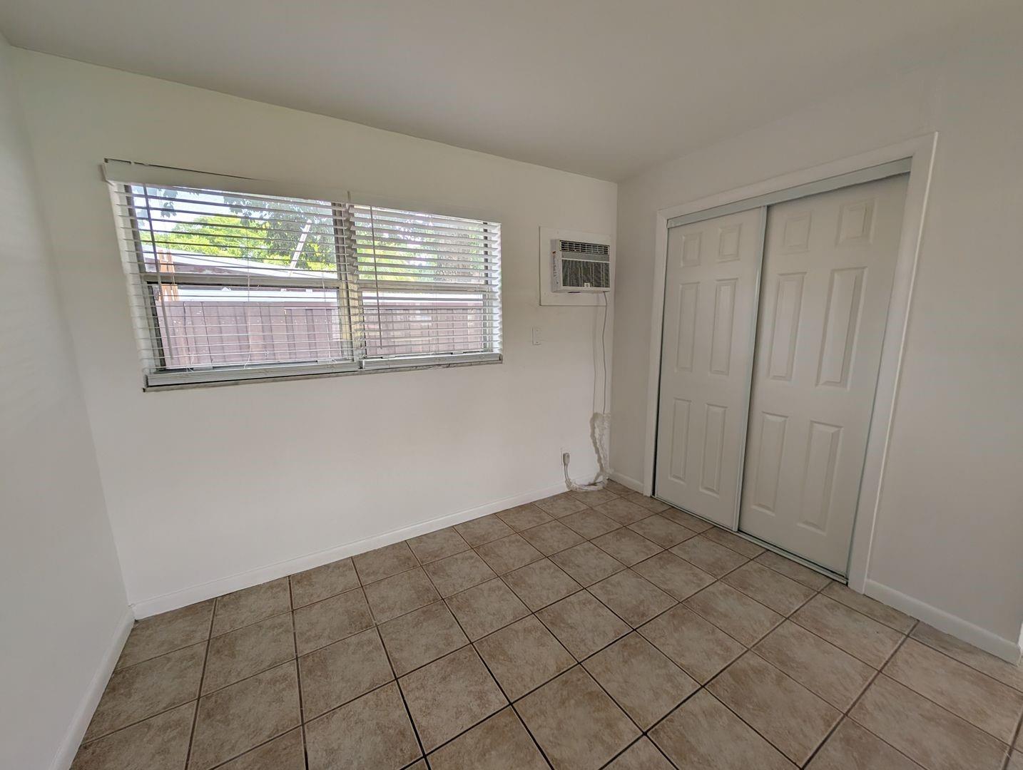 Lloyd Estates 25-47 B - Residential Lease