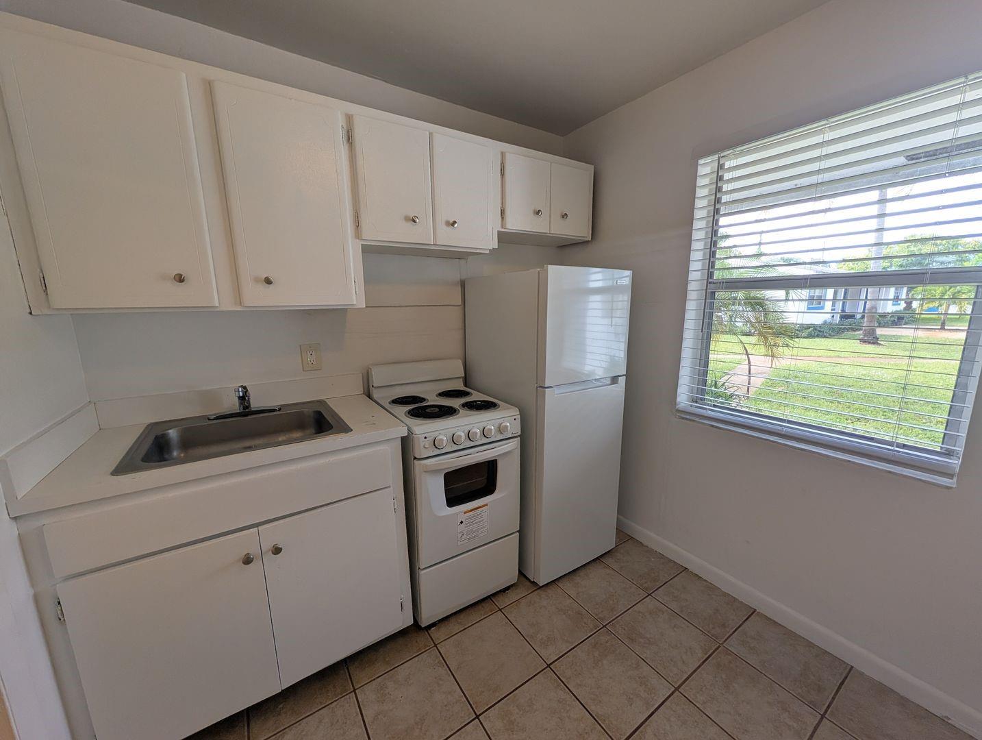 Lloyd Estates 25-47 B - Residential Lease