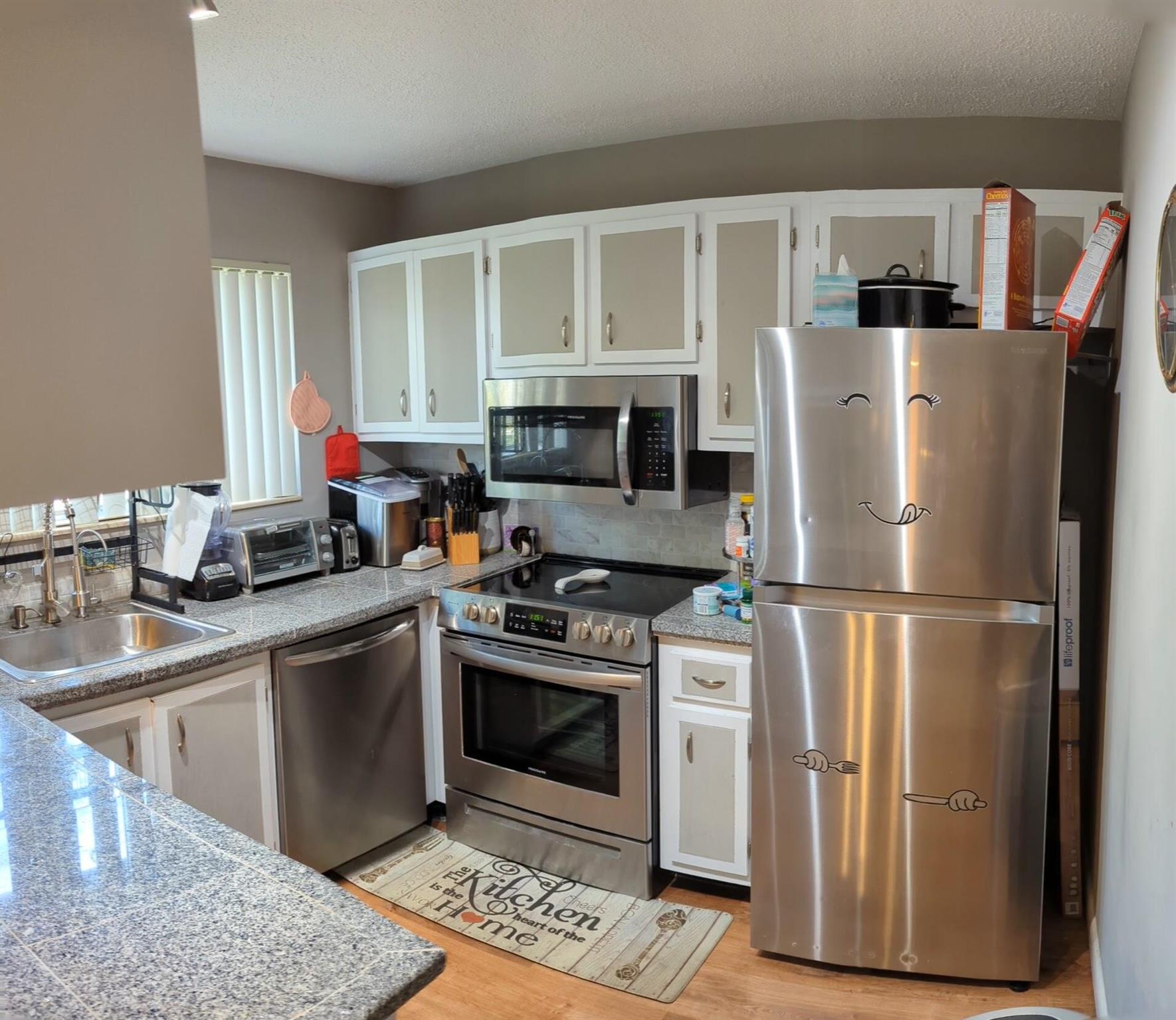 FOREST CONDO - Residential