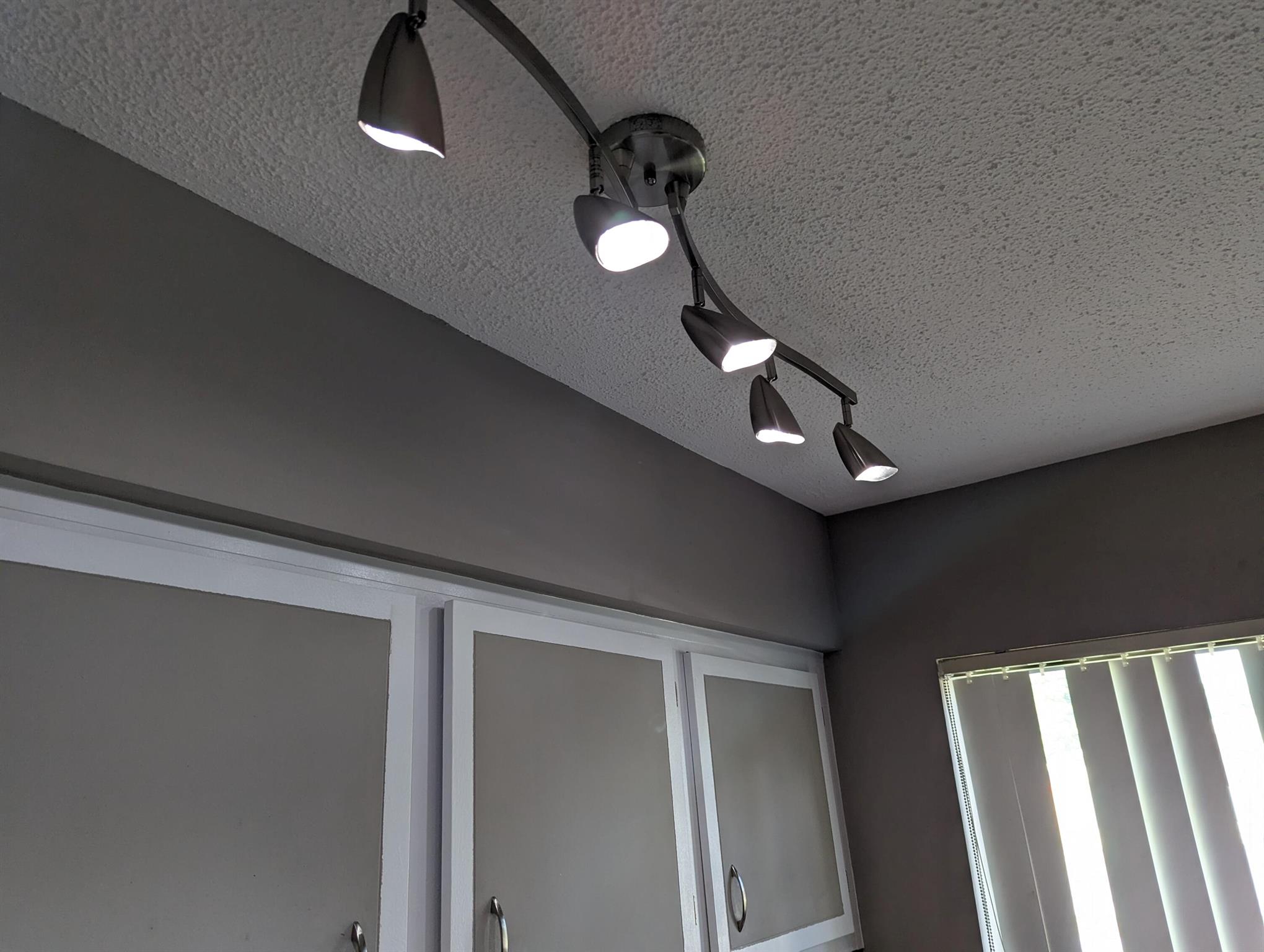 FOREST CONDO - Residential