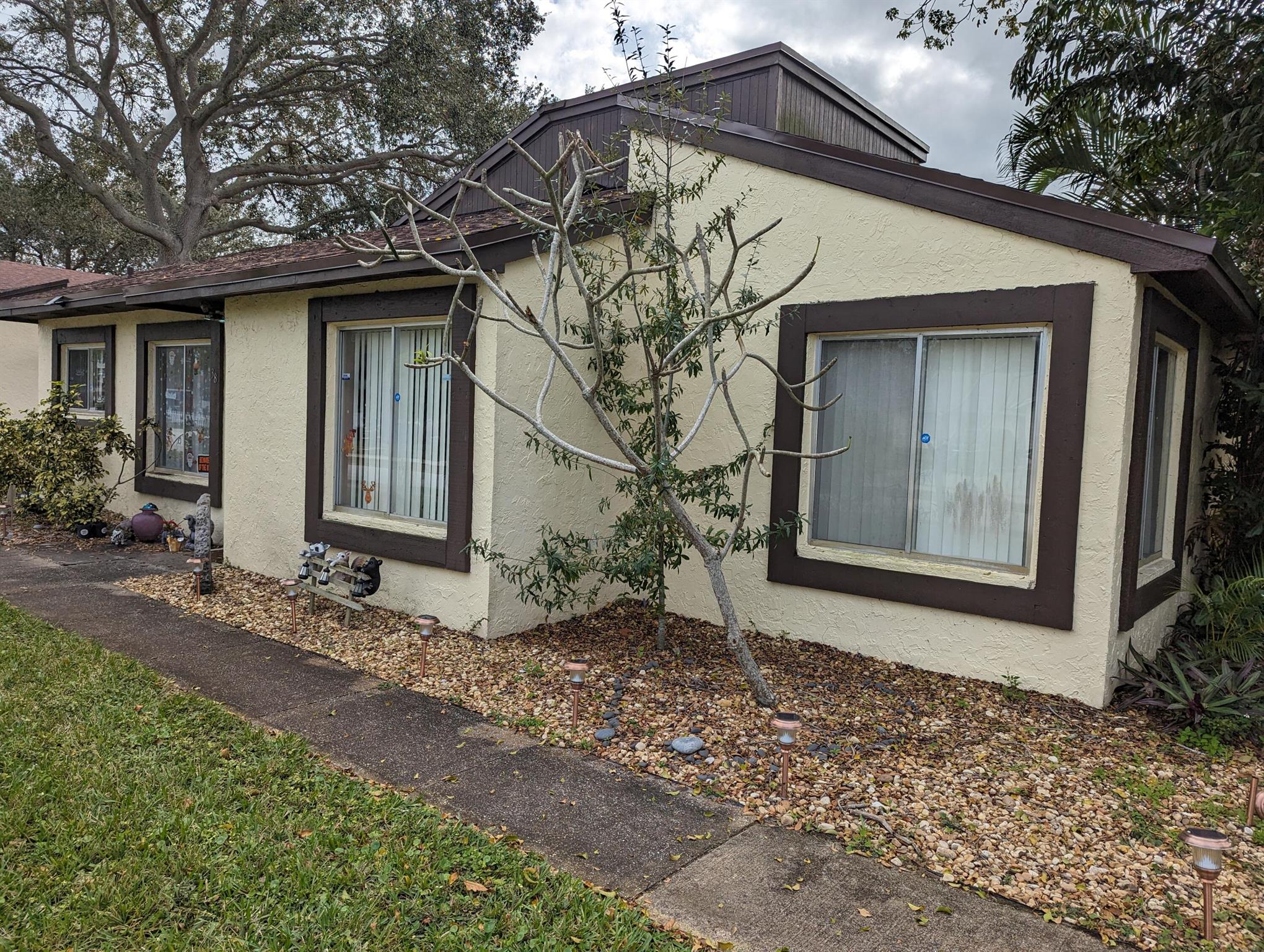 FOREST CONDO - Residential