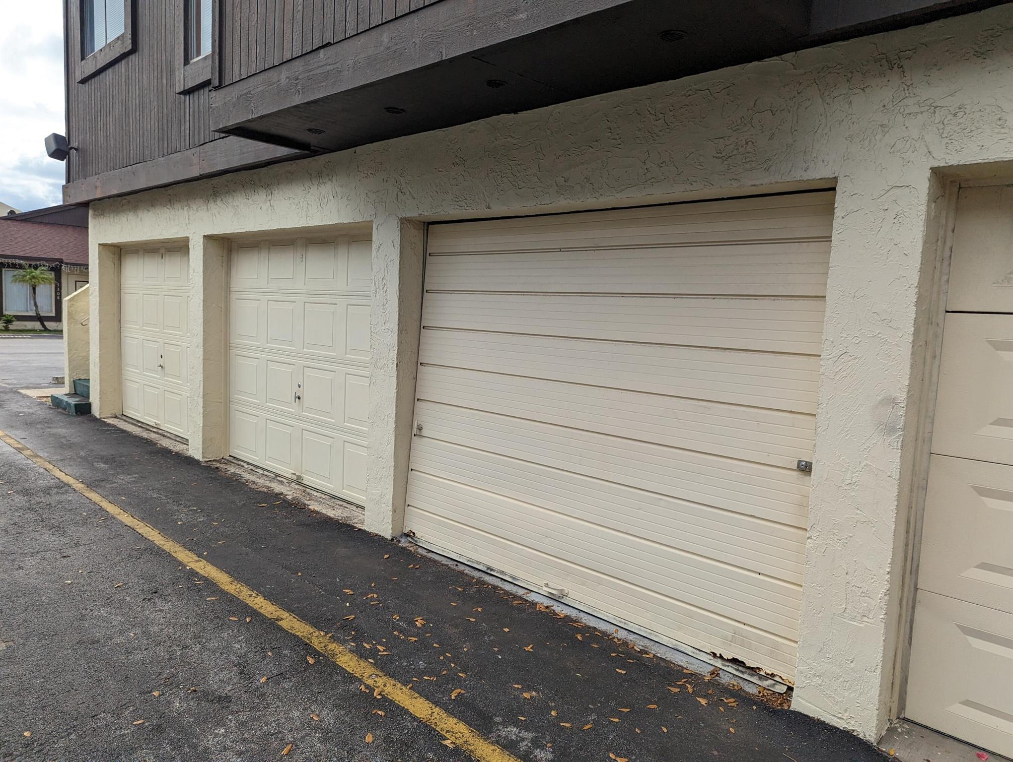 FOREST CONDO - Residential