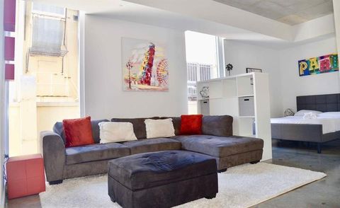 151 SE 1st St 608 Miami FL 33131