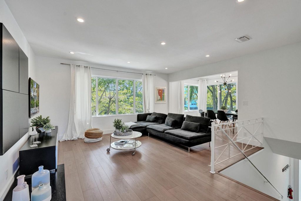 Photo of 1415 SE 2nd Street #1-4, Fort Lauderdale, FL 33301 (MLS # B26008849)