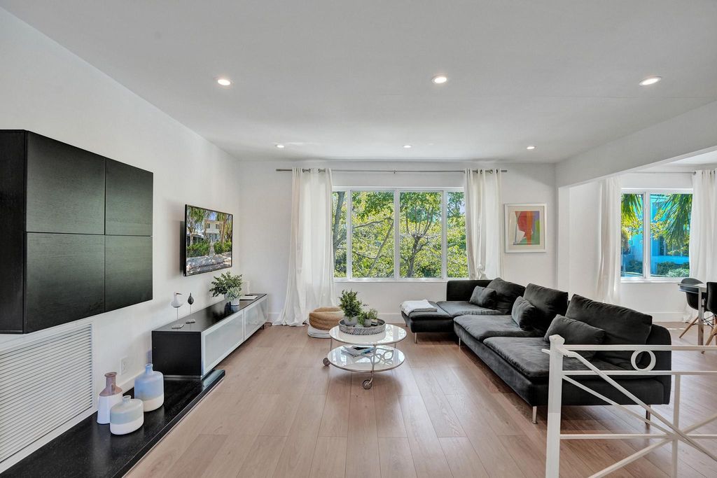 Photo of 1415 SE 2nd Street #1-4, Fort Lauderdale, FL 33301 (MLS # B26008849)