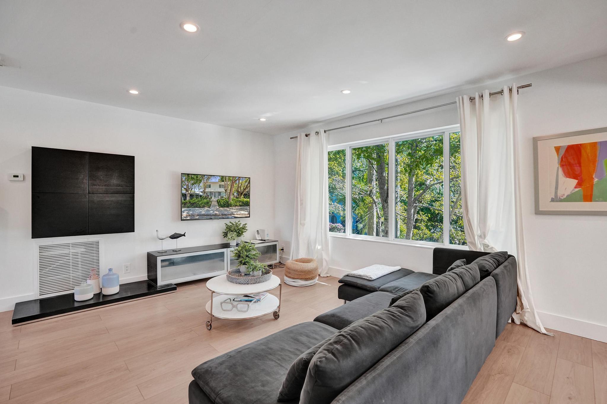 1415 SE 2nd Street 1-4