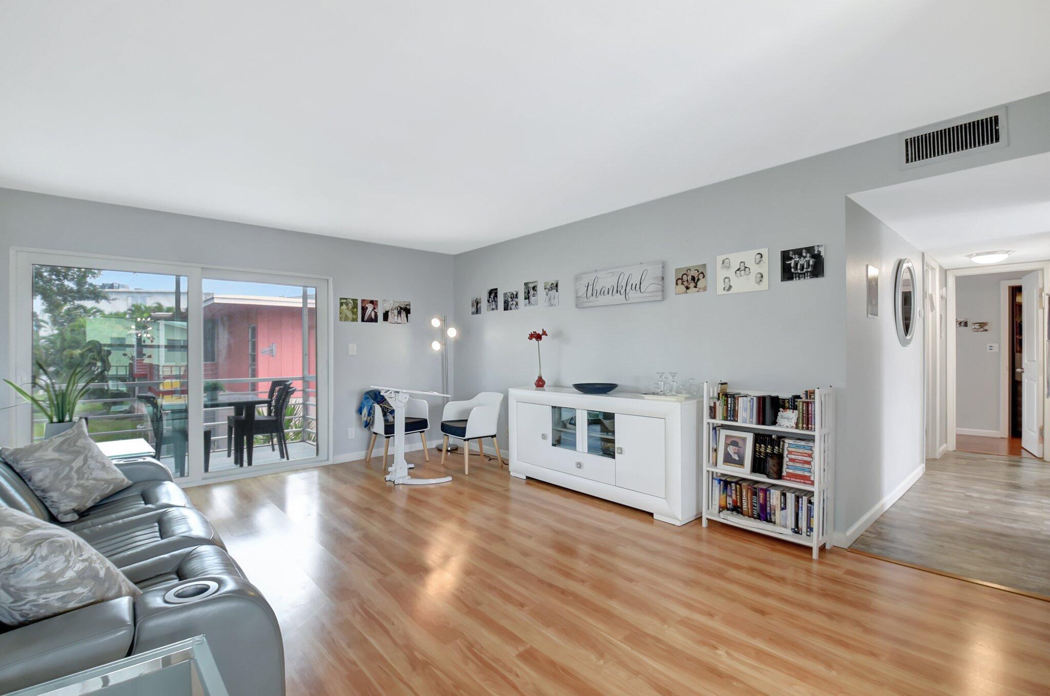 CENTURY VILLAGE - GOLFS E - Residential